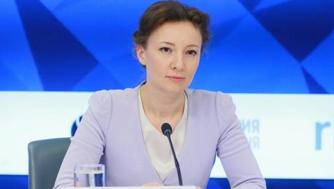Детский омбудсмен Анна Юрьевна Кузнецова предложила возложить на государство часть расходов семей