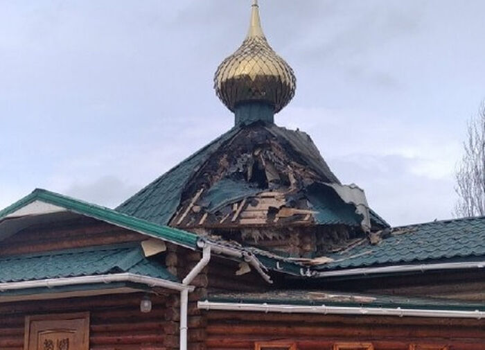 В Донбассе продолжают страдать монастыри и храмы