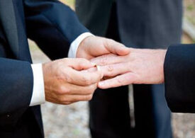 Церковь Шотландии разрешила «венчать» однополые пары