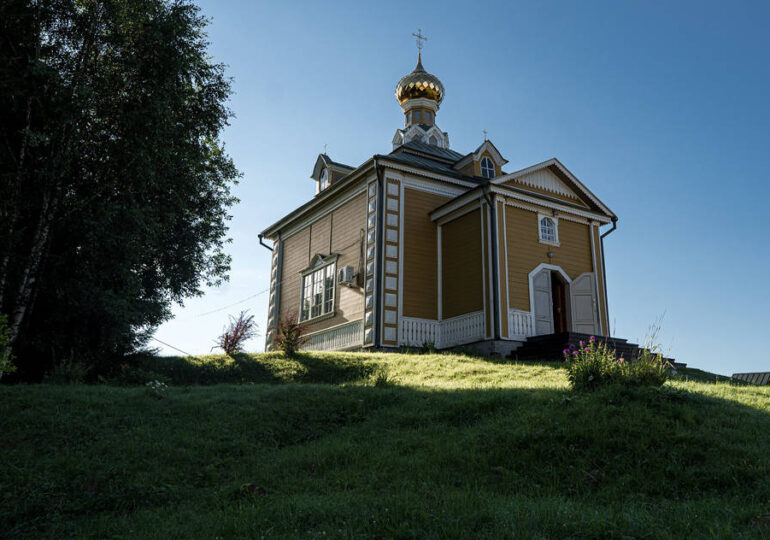 В Русской Православной Церкви серьезно озабочены жесткими преследованиями верующих канонической Церкви на Украине